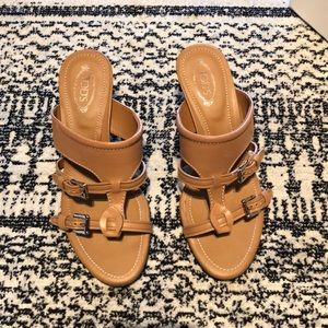 Vintage tan Tods heels